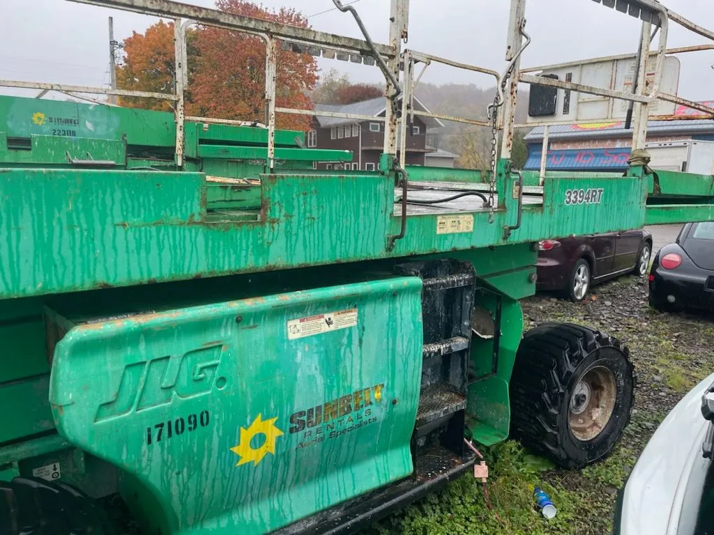 JLG 3394 RT Scissor Lift